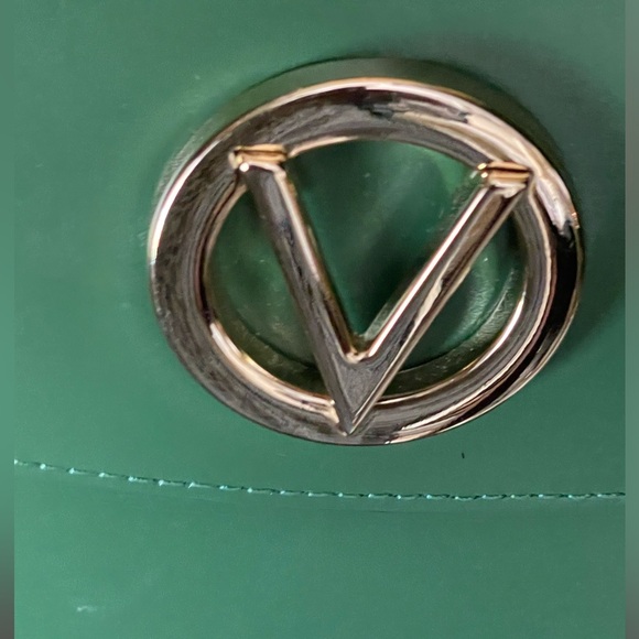 Valentino Green and gold Crossbody Bag. Excellent NEW cond. Reversible strap - Picture 6 of 7